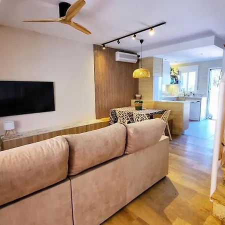 Casa Indi Vera Holiday home *